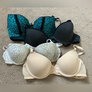 Bundle: 4 bras, b32.
